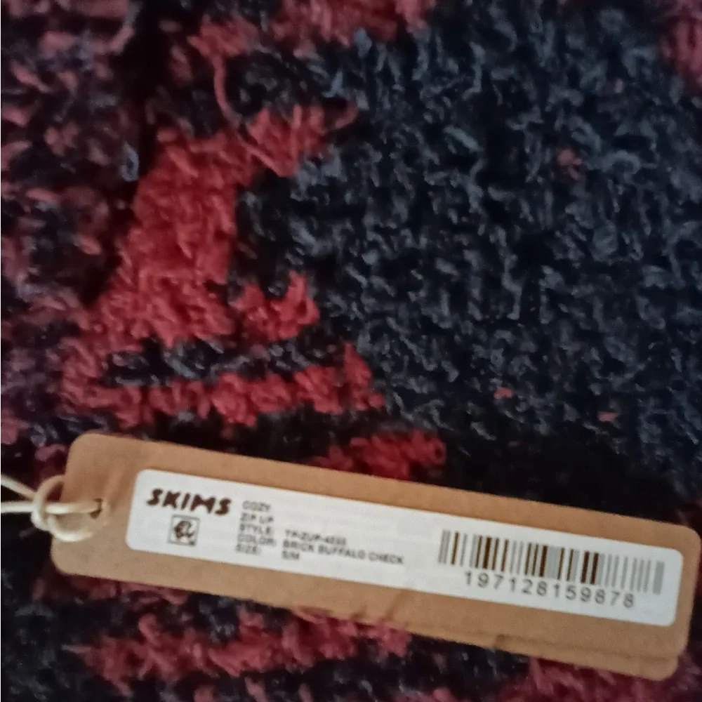 SKIMS‎ Red Black Buffalo Sherpa NWT