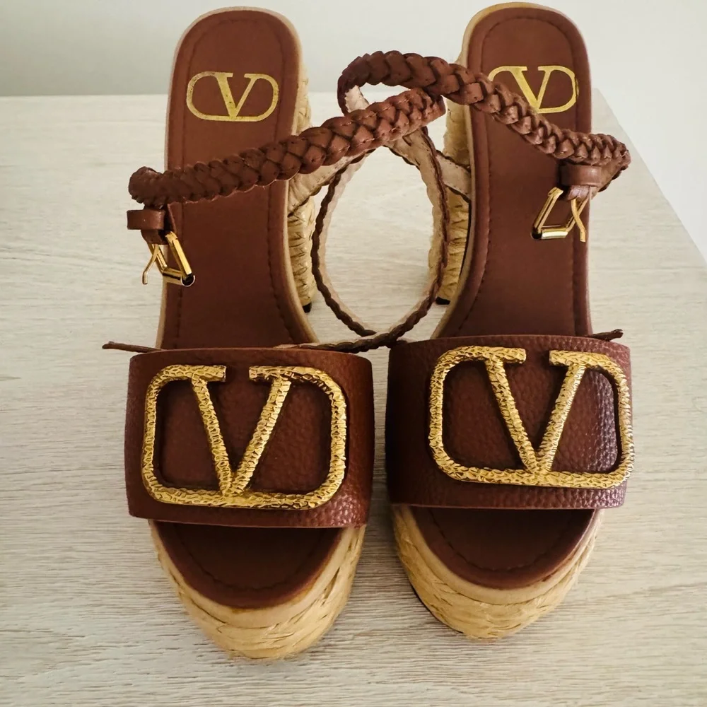 Valencia Brown Leather Platform Sandals with Gold Emblem