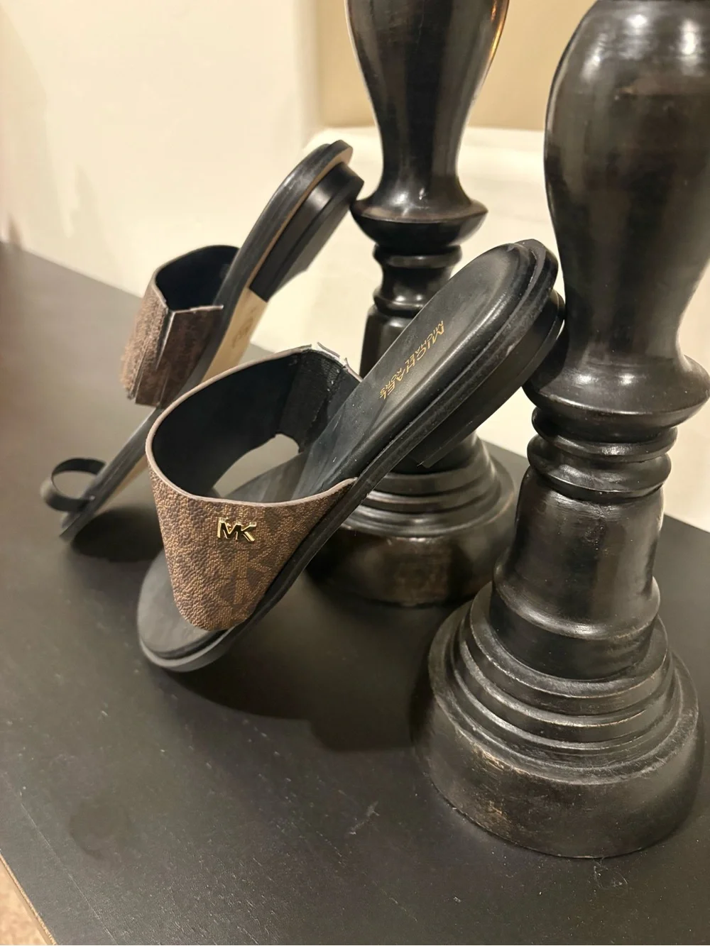 MICHAEL Michael Kors sandals sides tone