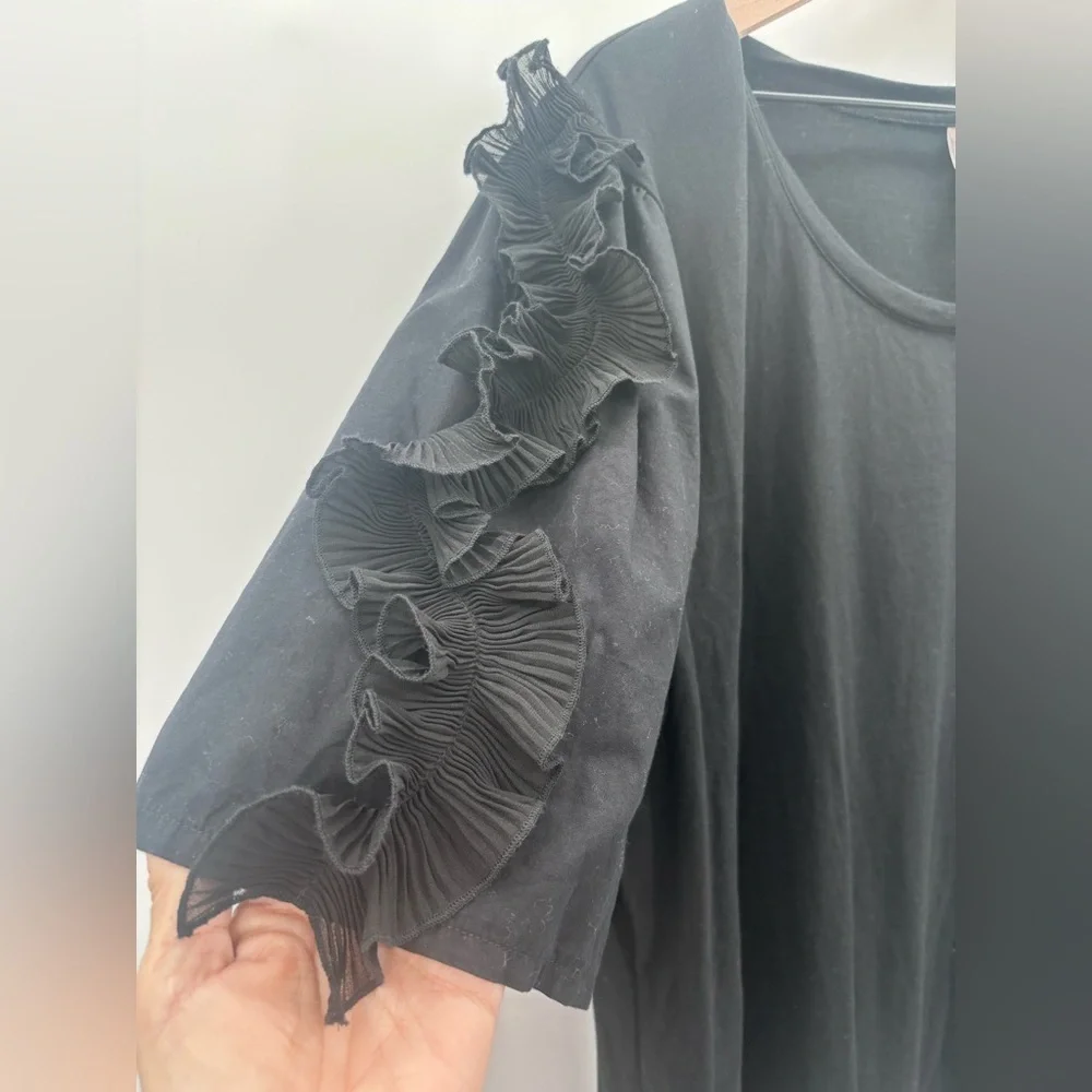 Chico's Black Short Sleeve Top with Ruffle Detail Size 4 (XXL)