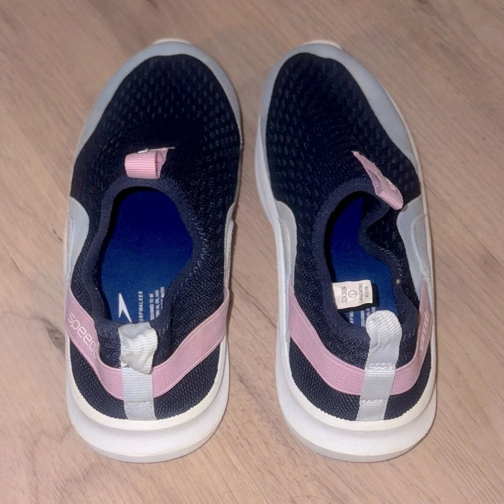 Speedo stylish sneakers