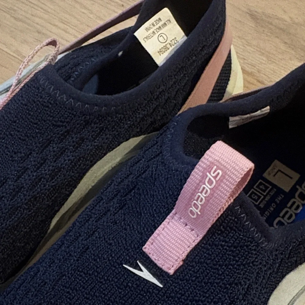 Speedo stylish sneakers