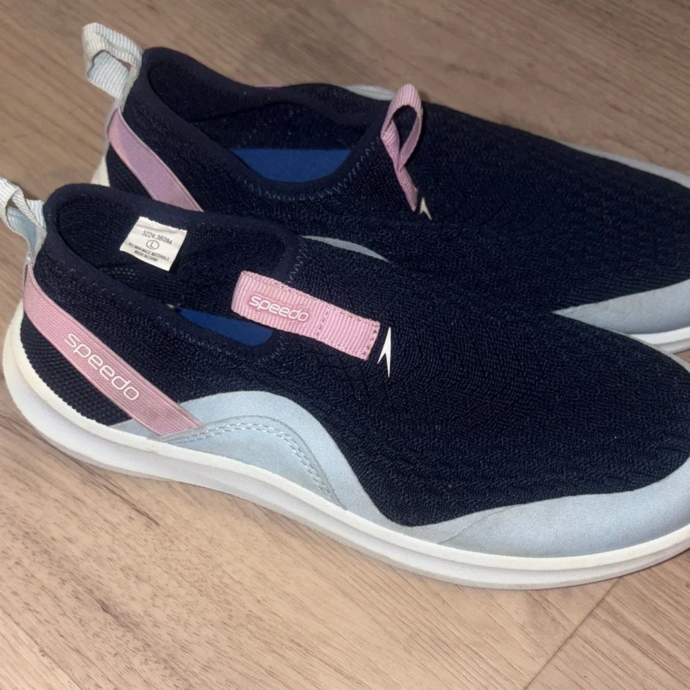 Speedo stylish sneakers