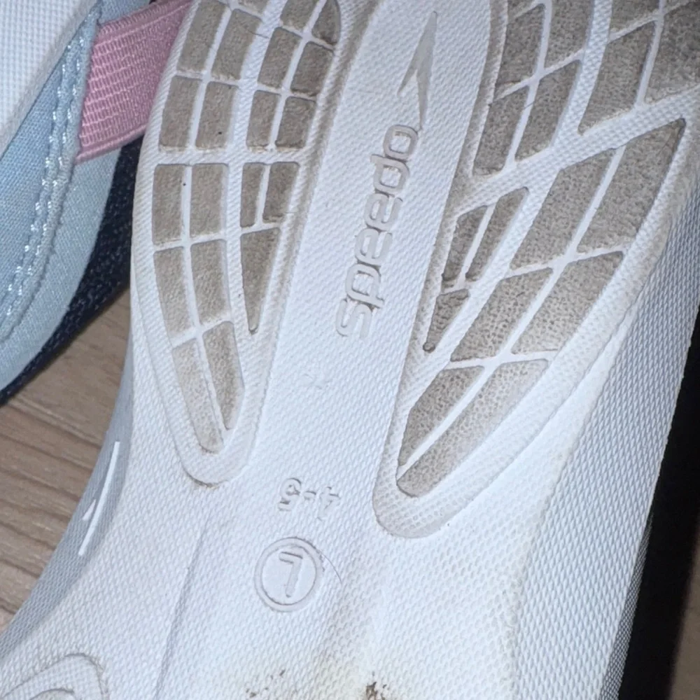 Speedo stylish sneakers
