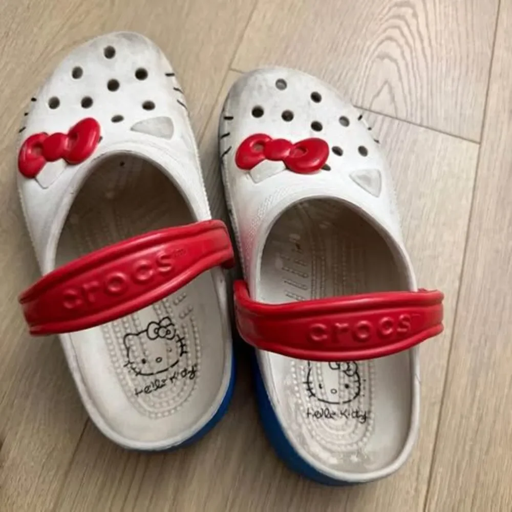 Hello Kitty used white