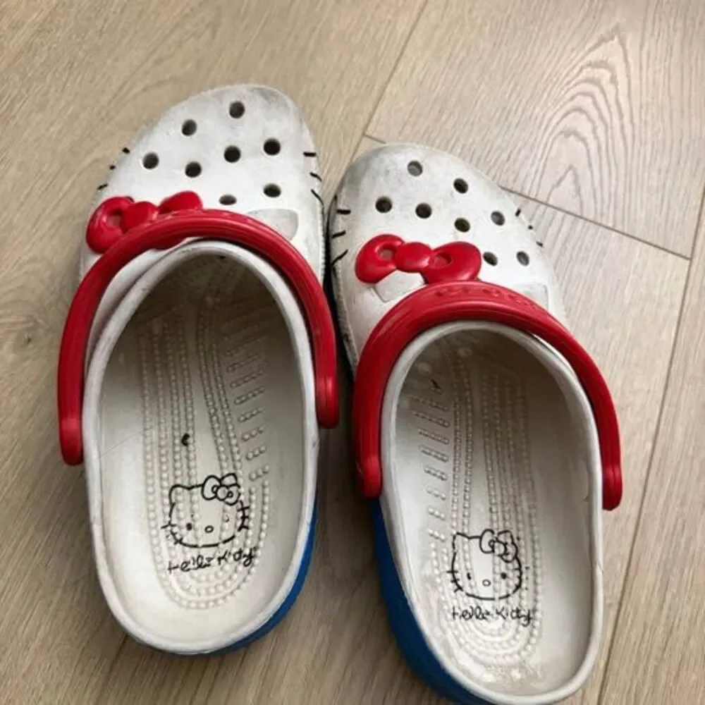 Hello Kitty used white