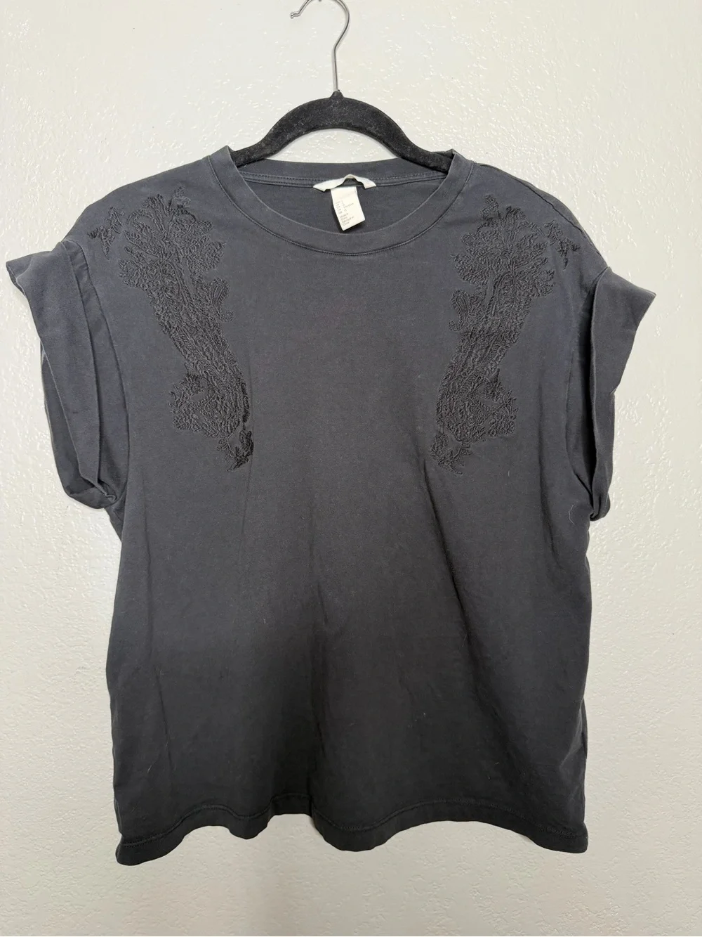 H&M Black Embroidered Crewneck Women's Top sz L