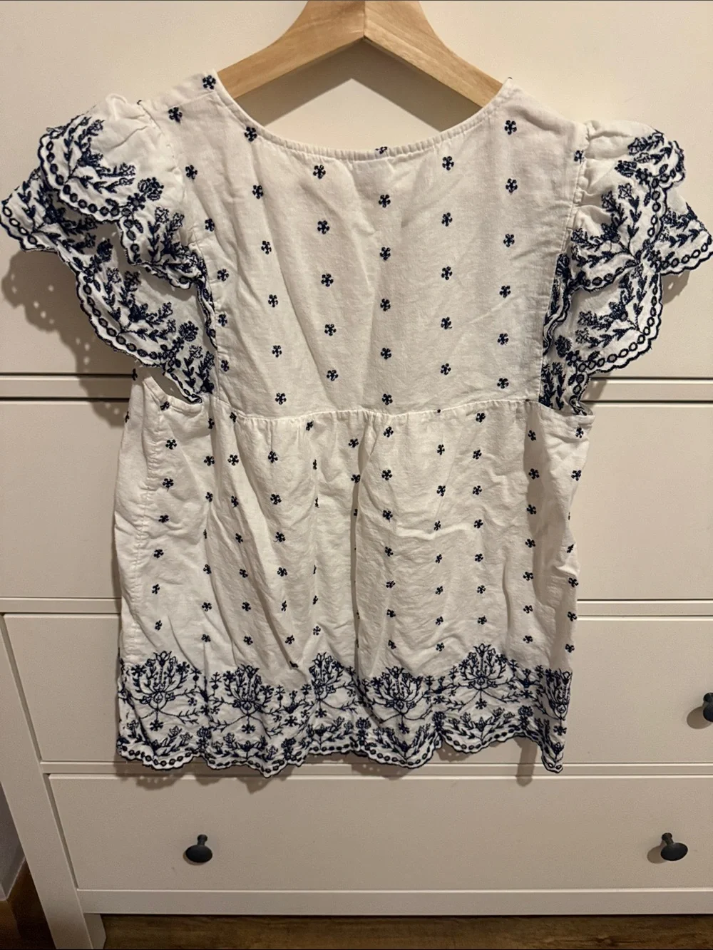 Old Navy white old