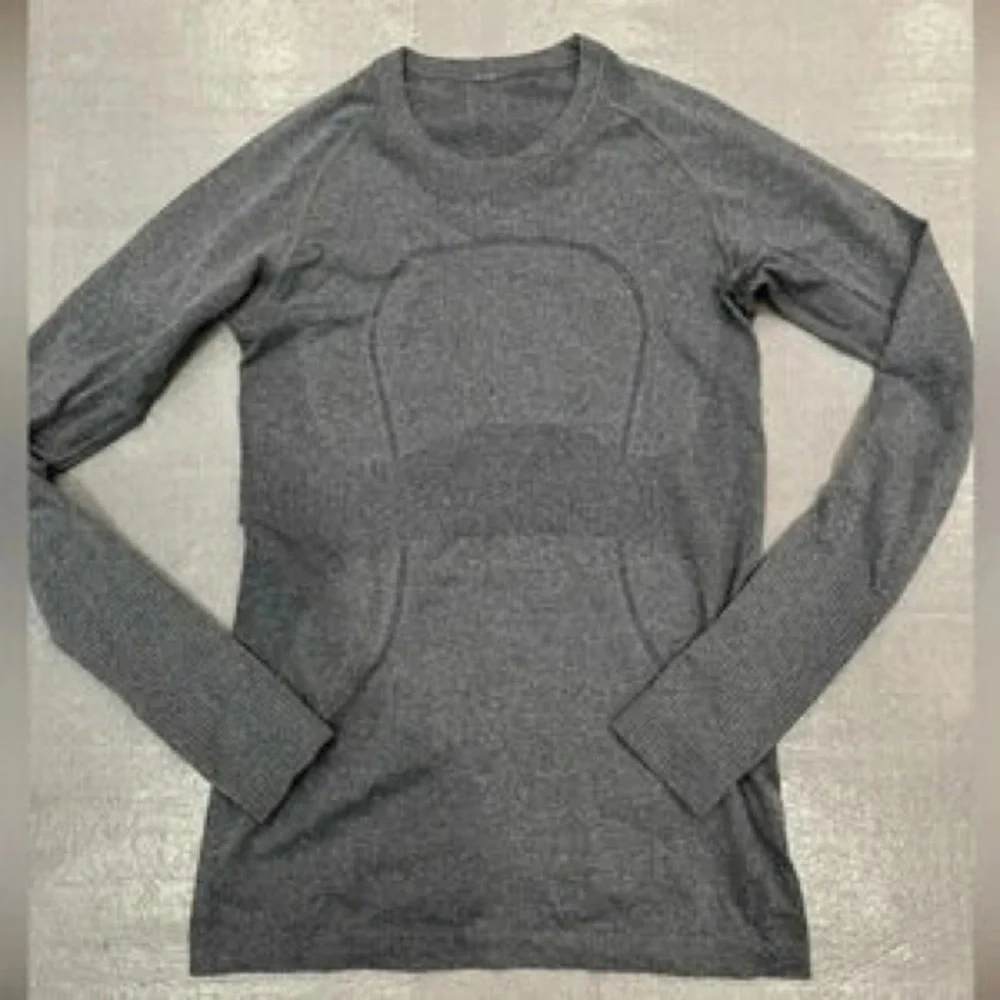 Women's Long-Sleeve Crew Neck Sweater - Gray