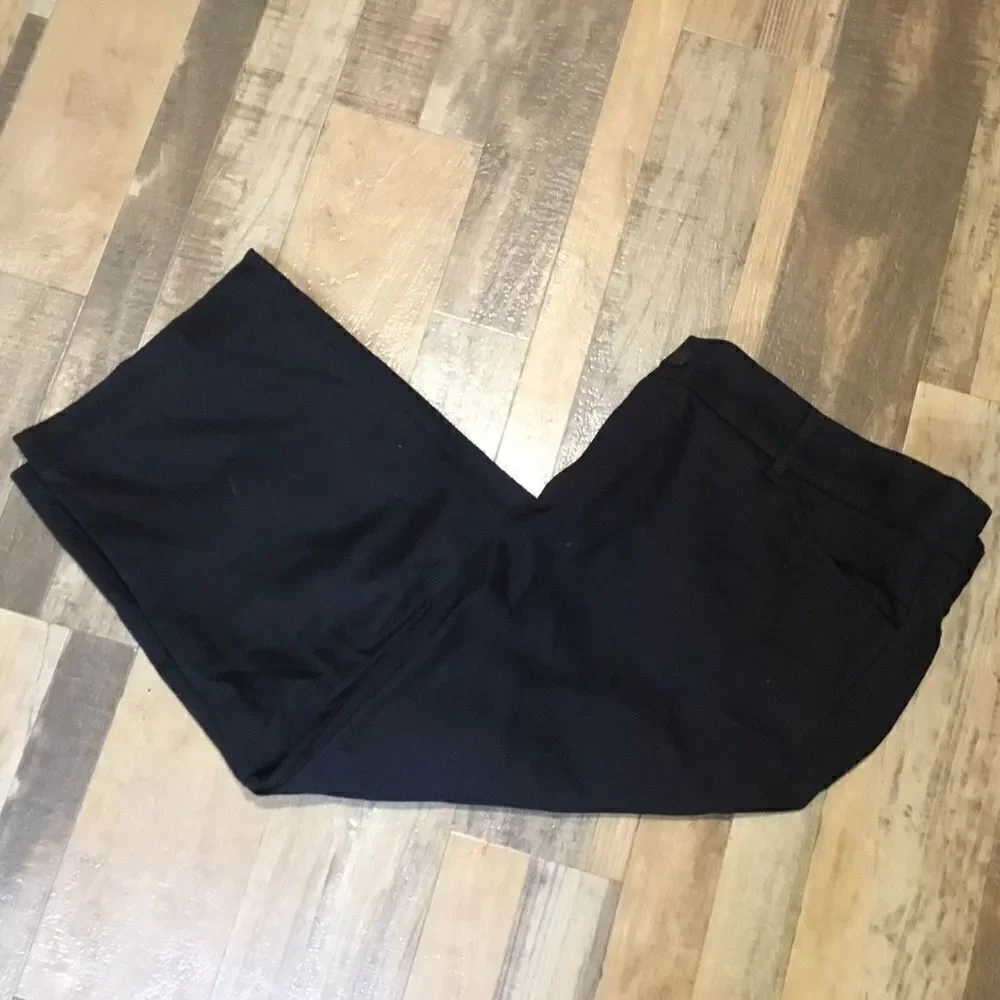 St. John’s Bay Black Crop Pants Women’s Size 16