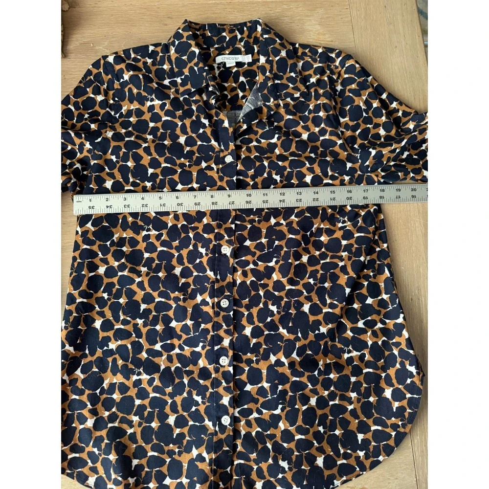 Chicos polished button