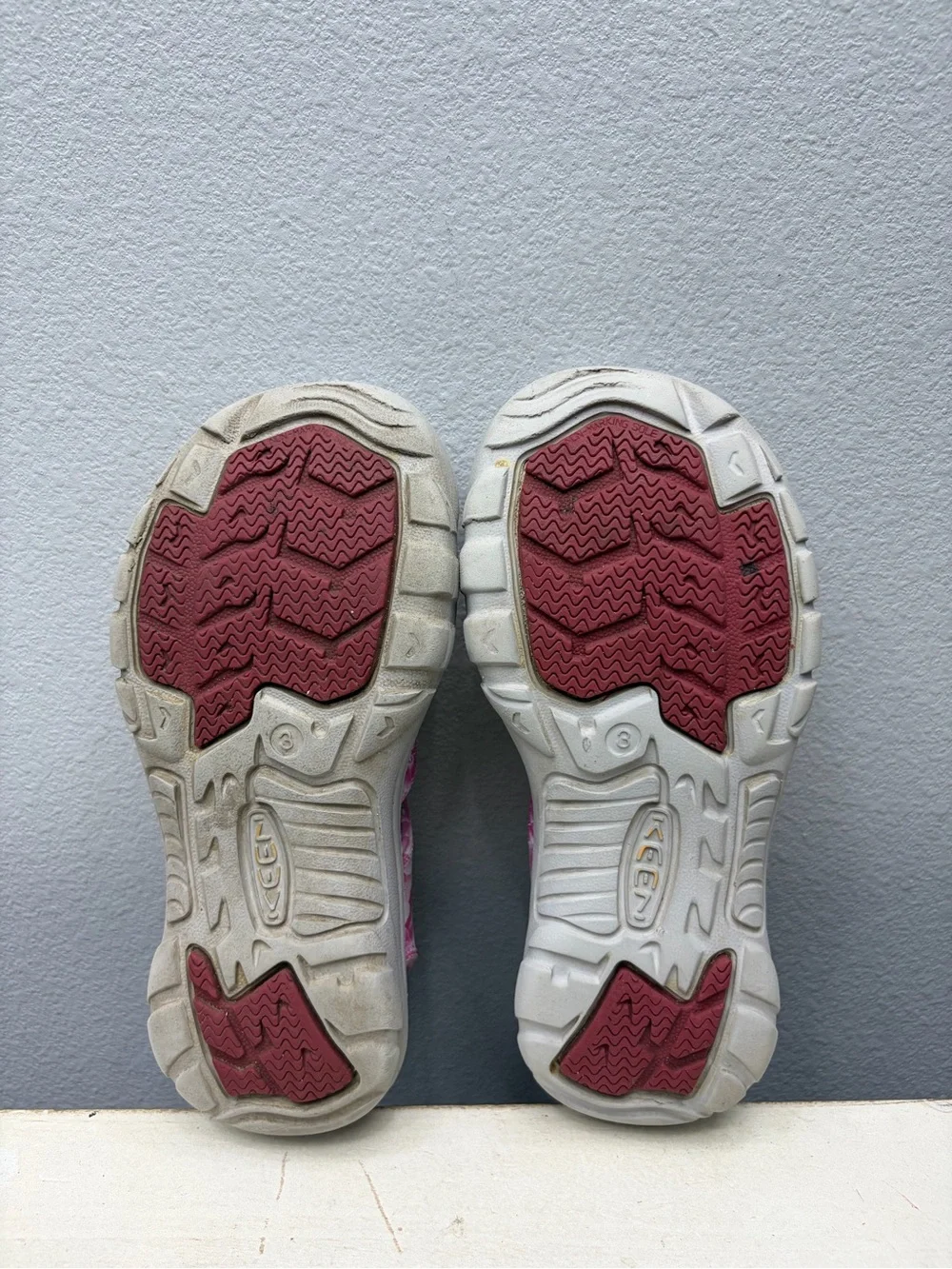 Keen Pink Rubber Newport H2 Fisherman Sandals Size 3 Girls