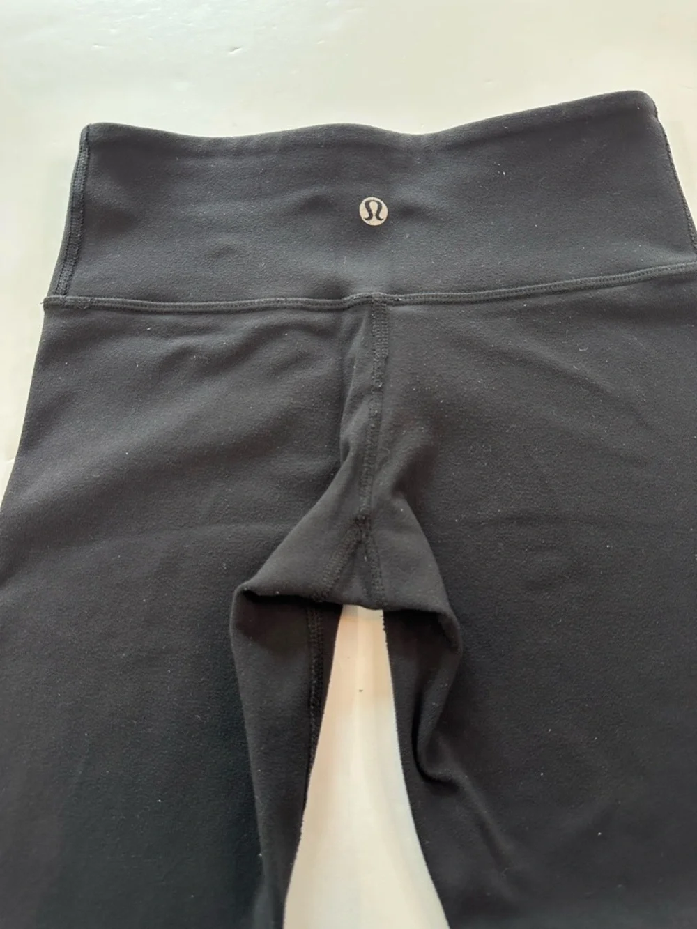 Lululemon Cropped Leggings Black Stretch Athletic Tights Women’s Size 2