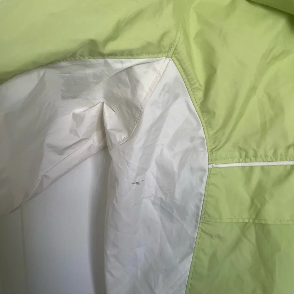 Columbia light green