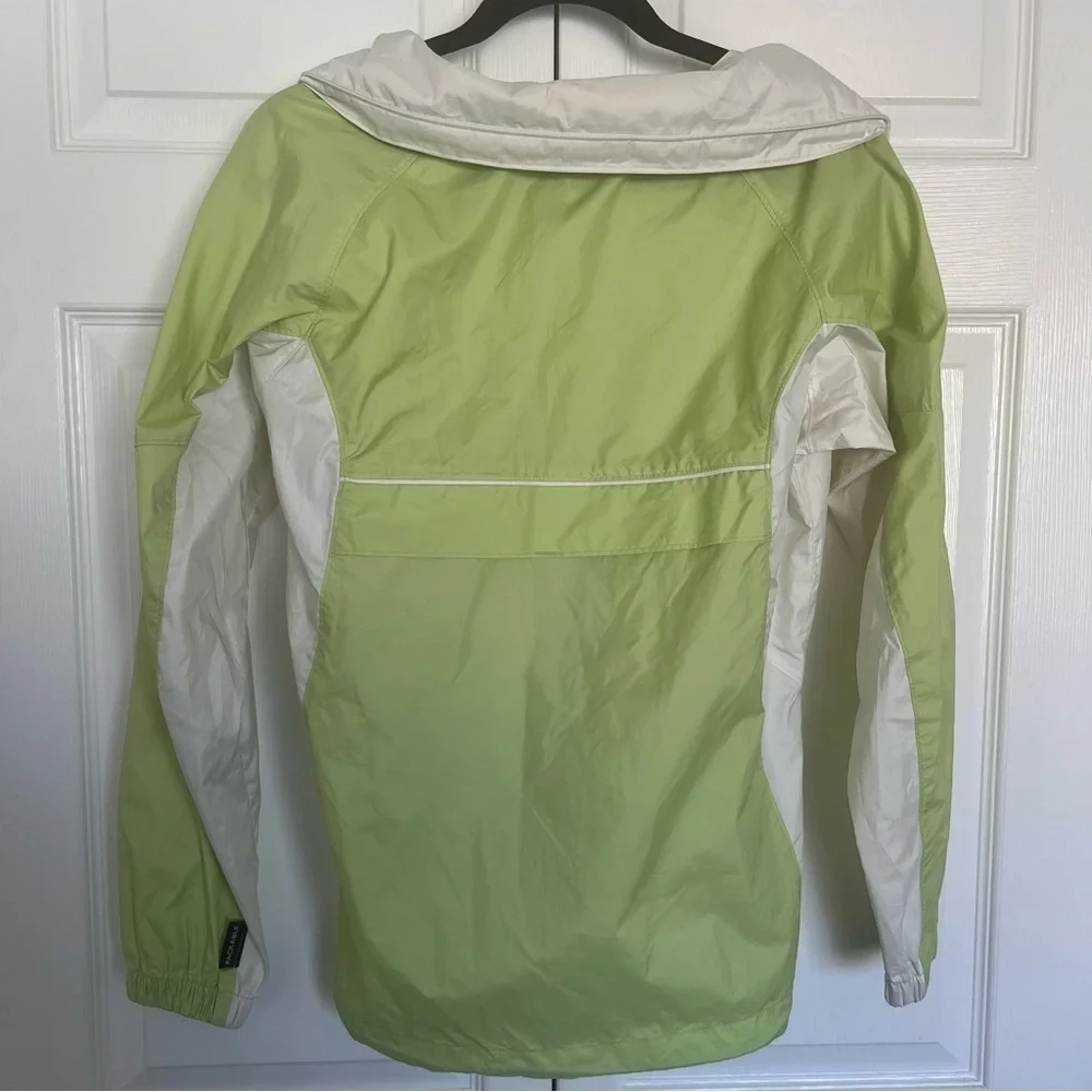 Columbia light green