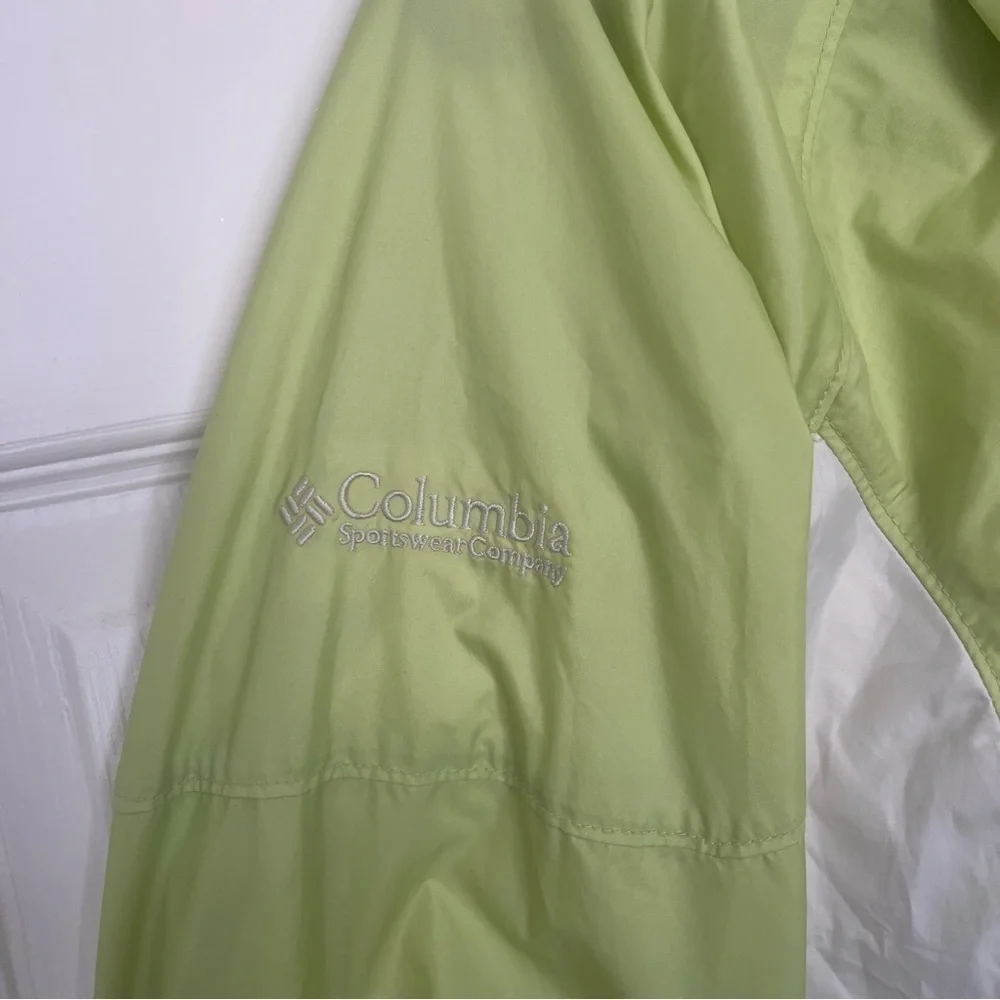 Columbia light green
