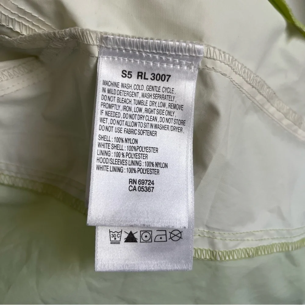 Columbia light green