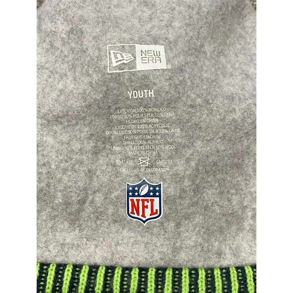 New Era Beanie Youth OSFM Green Excellent Seattle Seahawks NFL Pom Knit Hat