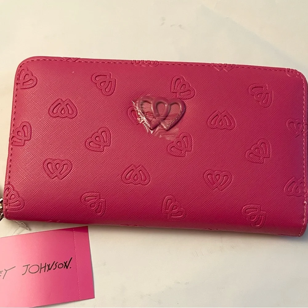 Betsey Johnson Heart Design Zip Around Wallet NWT