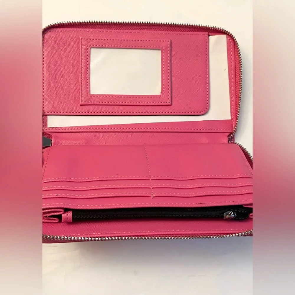 Betsey Johnson Heart Design Zip Around Wallet NWT