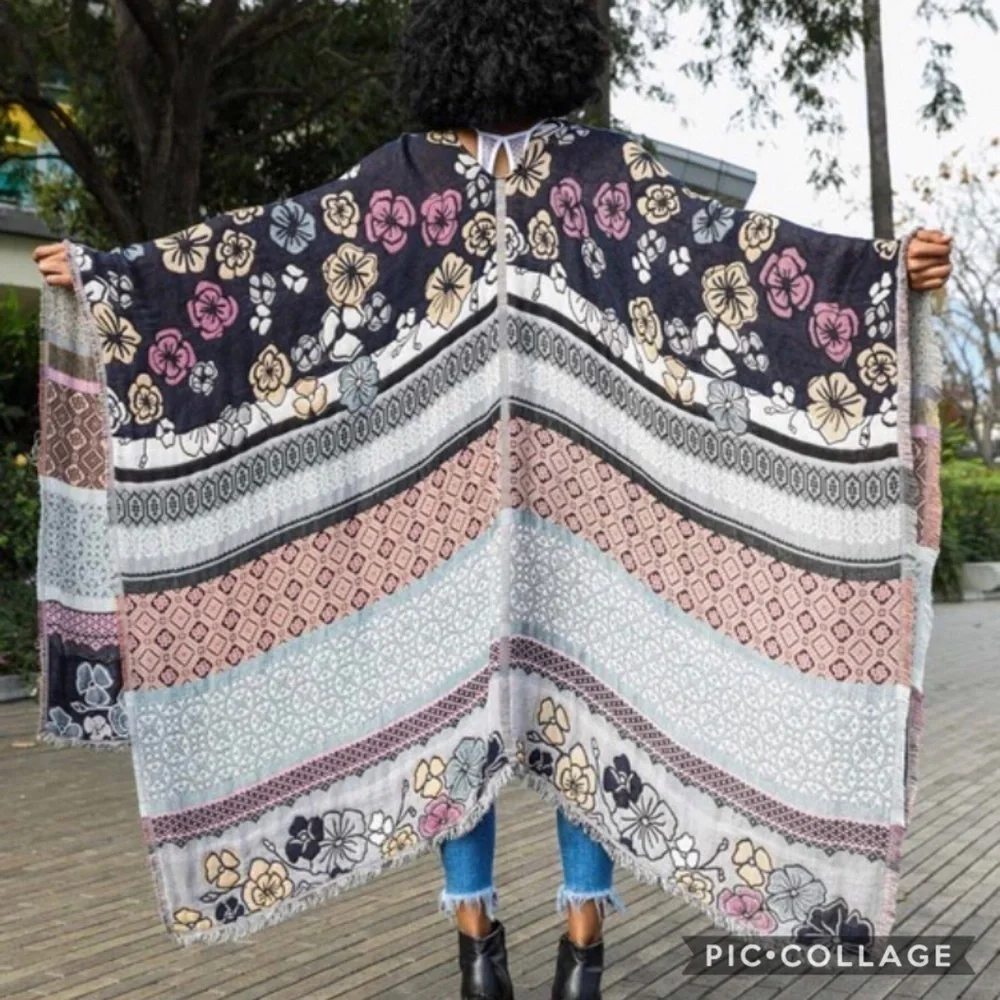 Boho Beautiful Wrap... Kimono...