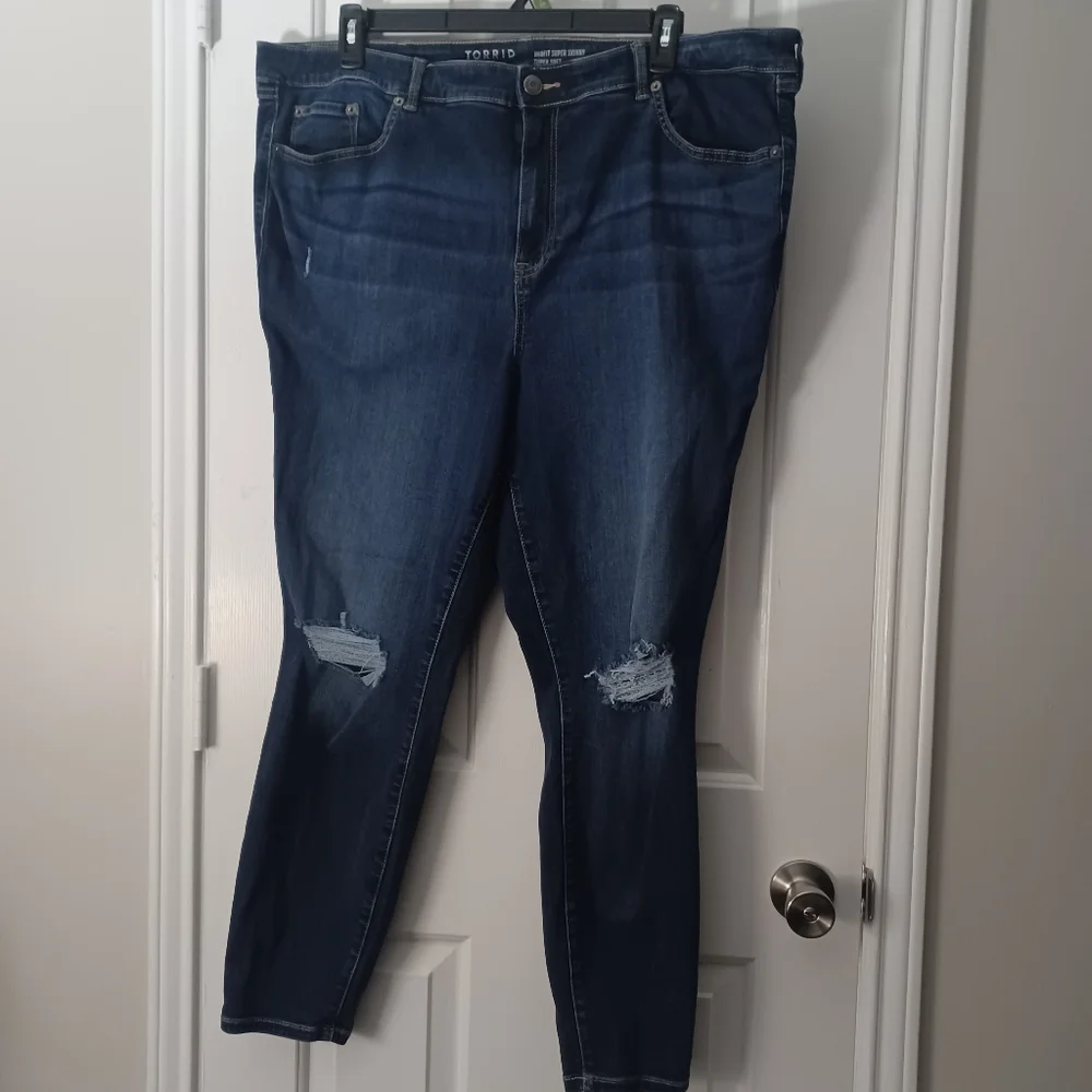 Torrid Skinny Cropped Jeans Plus Sz 24