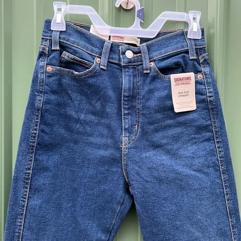 Levis 87% cotton