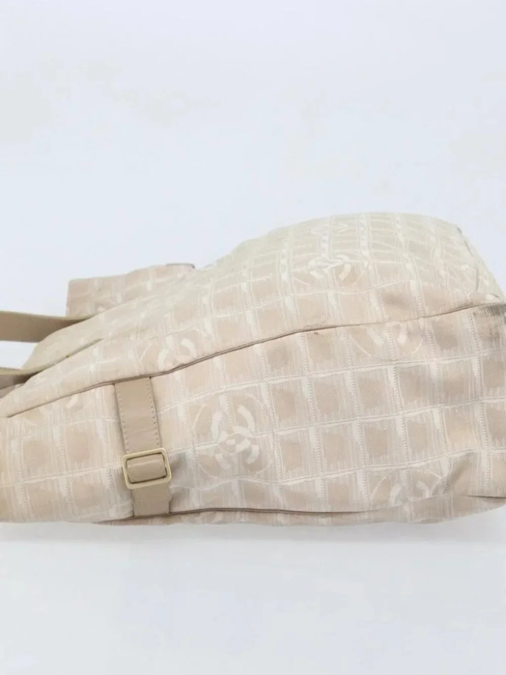 CHANEL 	8079494 send dust