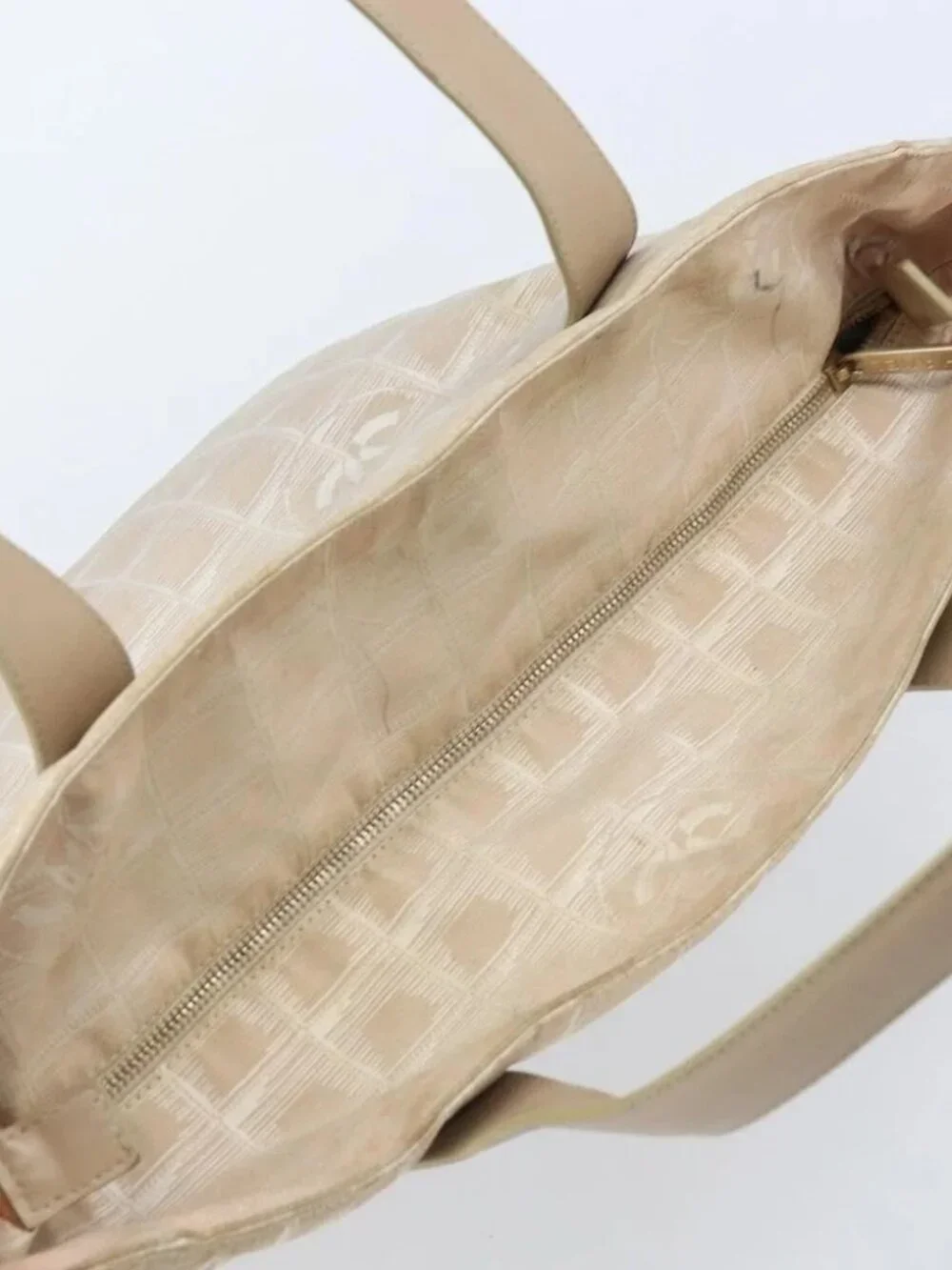 CHANEL color	beige leather：rubbing