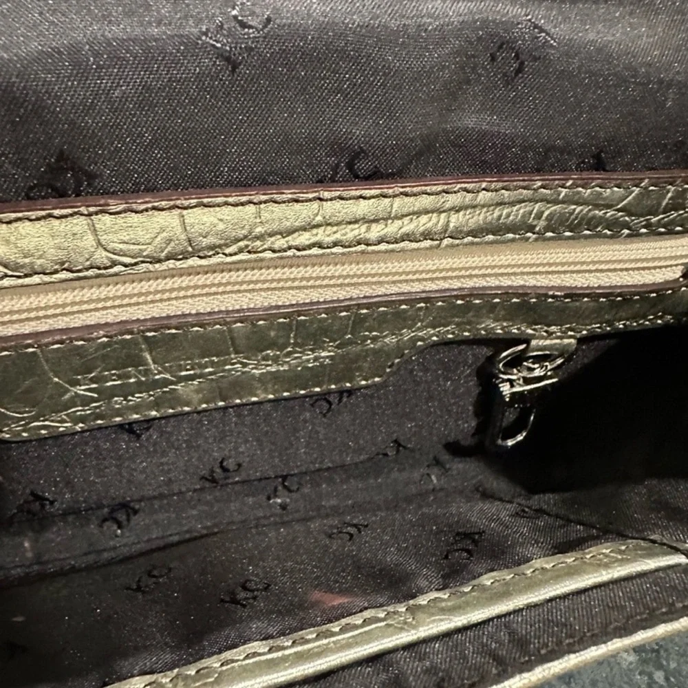 KENNETH COLE ~ Women's gold/silver embossed magnetic closure clutch bag