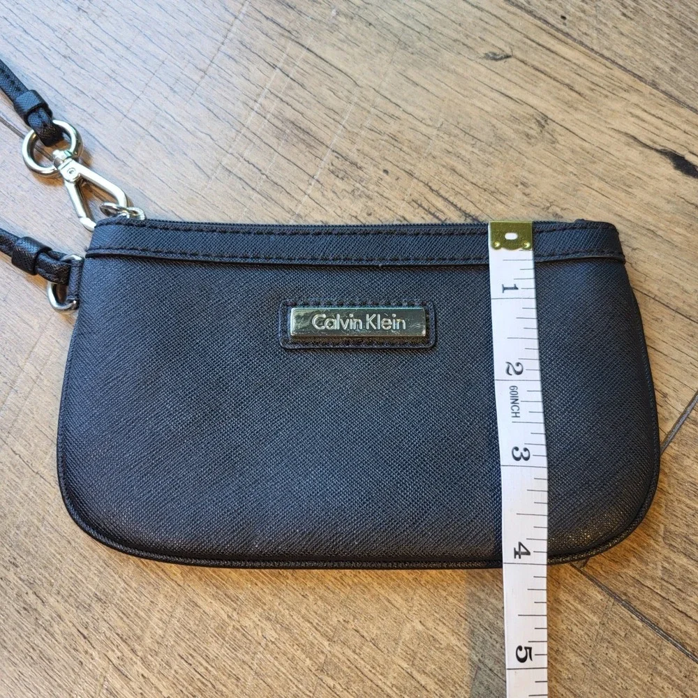 Calvin Klein Black Saffiano Leather Wristlet Pouch Zip Top Wallet Silver Logo