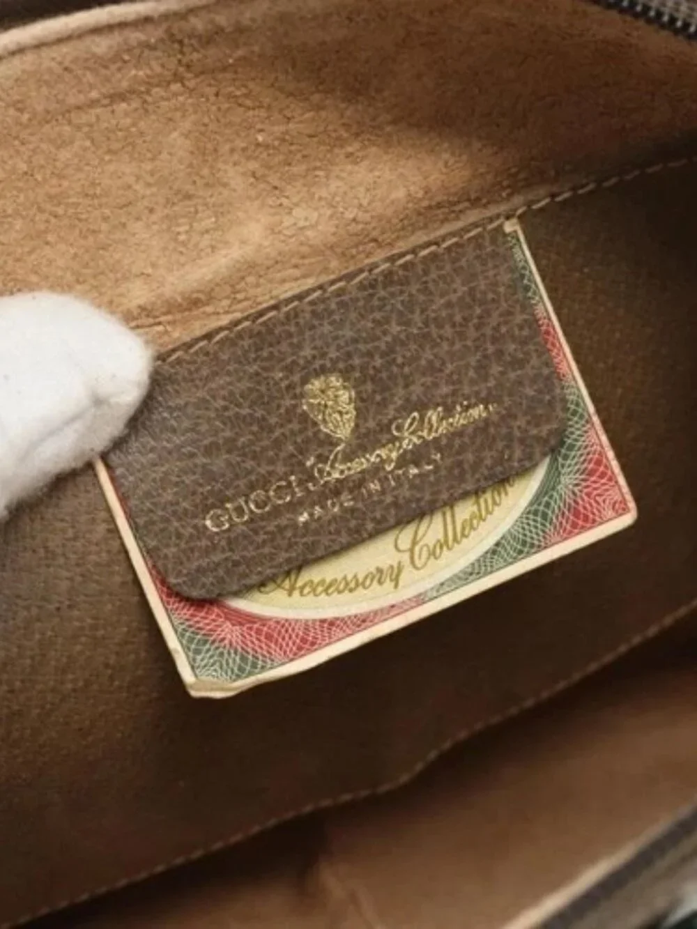 Gucci brand	gucci color	beige