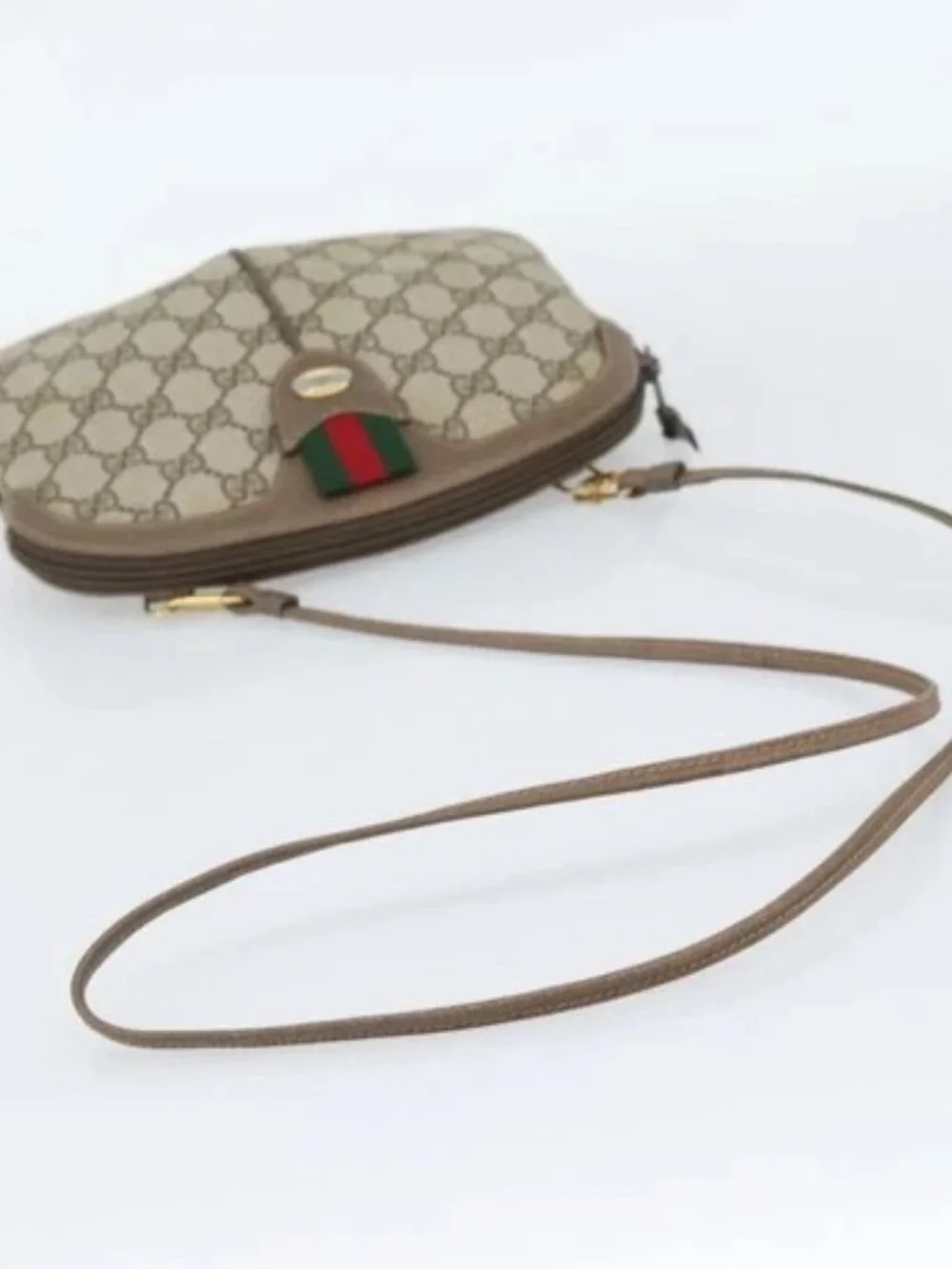 Gucci brand	gucci color	beige