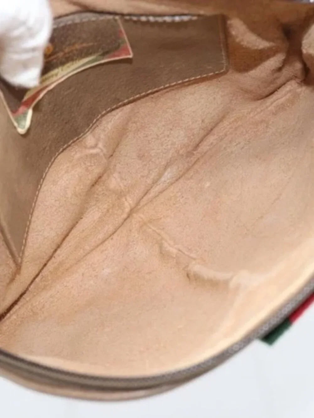 Gucci brand	gucci color	beige