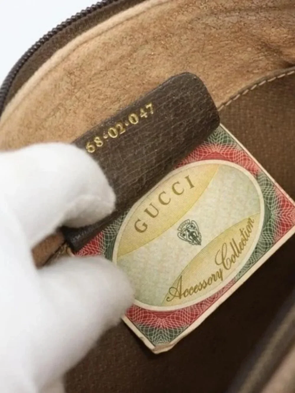 Gucci brand	gucci color	beige