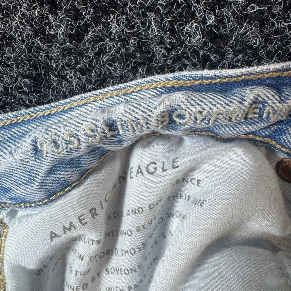 American Eagle Outfitters non denim details