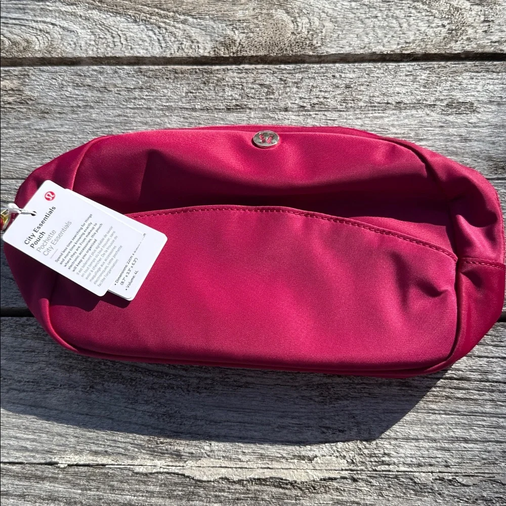 Lululemon City‎ Essentials Pouch 4L berry rumble pink nwt 💗