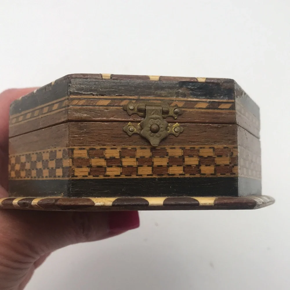 N/A vintage…trinket box…hexagonal…made