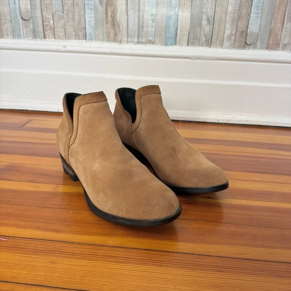 Sorel 10 Side Cut Out Lolla Ankle‎ Boot Bootie Suede Leather Tan Waterproof