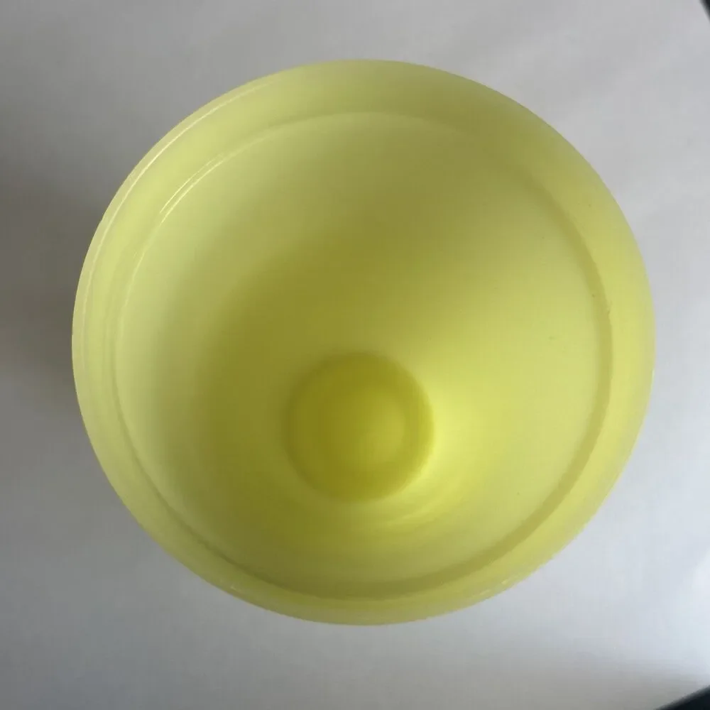 Tupperware vintage yellow