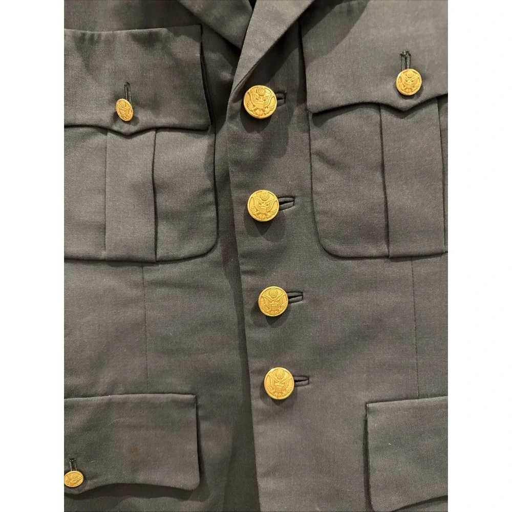 U.S. Army uniform excellent