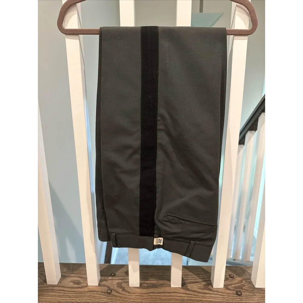 U.S. Army uniform excellent