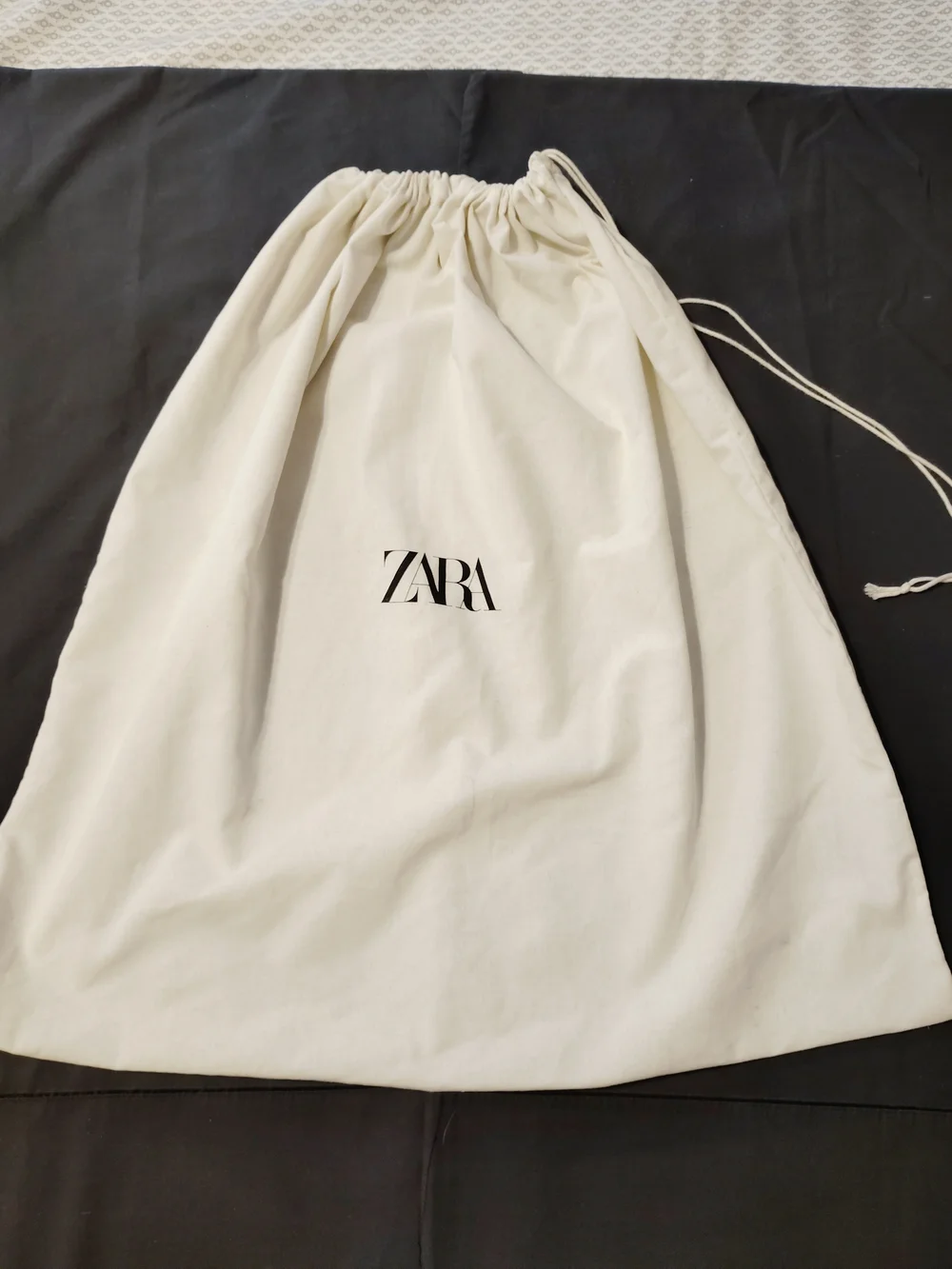 ZARA Cream Cotton Drawstring Dust Bag with Black Logo