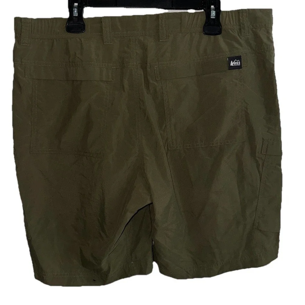 REI Men's‎ Co Op Green Cargo Shorts S40 Hiking Fishing Outdoor Ripstop Nylon
