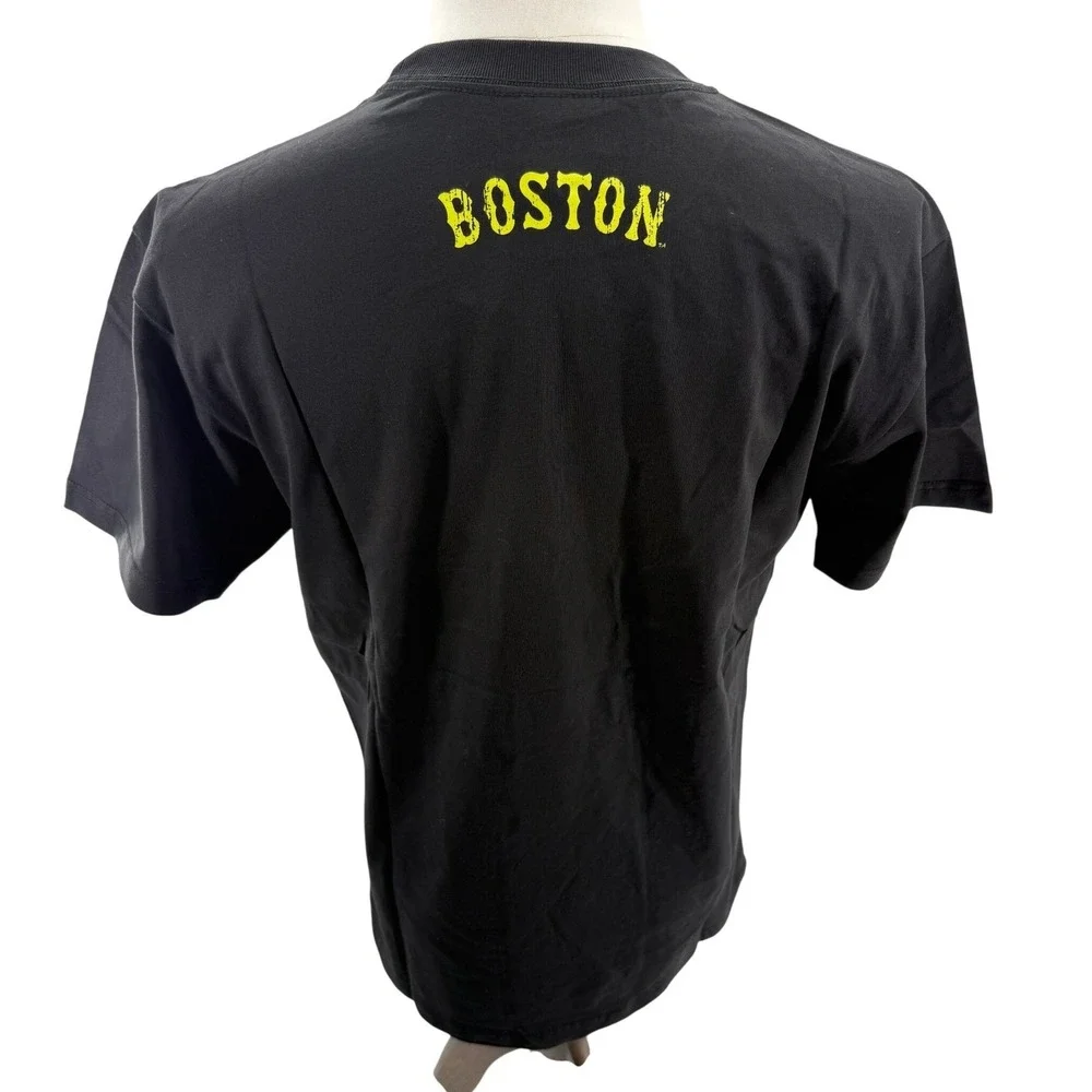 Mitchell & Ness showing region neckline