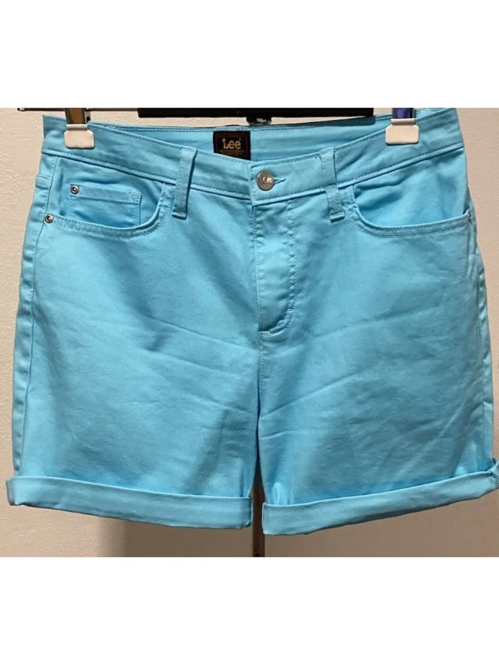 Lee Women 35X6 Bermuda  Shorts Cuffed Highrise Light Blue Stretch