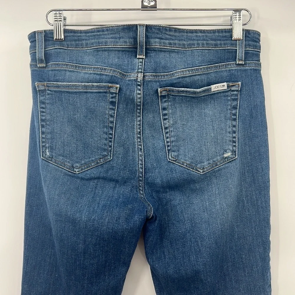 Joes Jeans welcome pet flaws