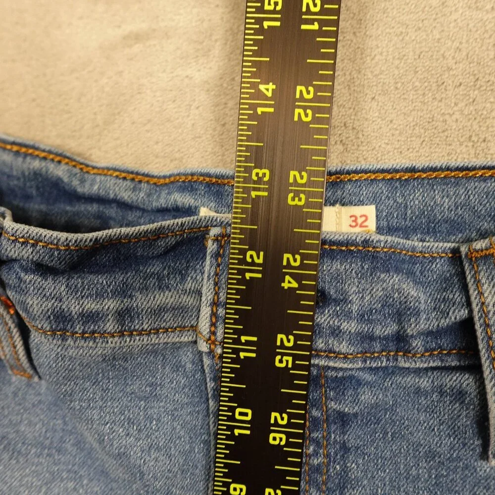 Levis size 32