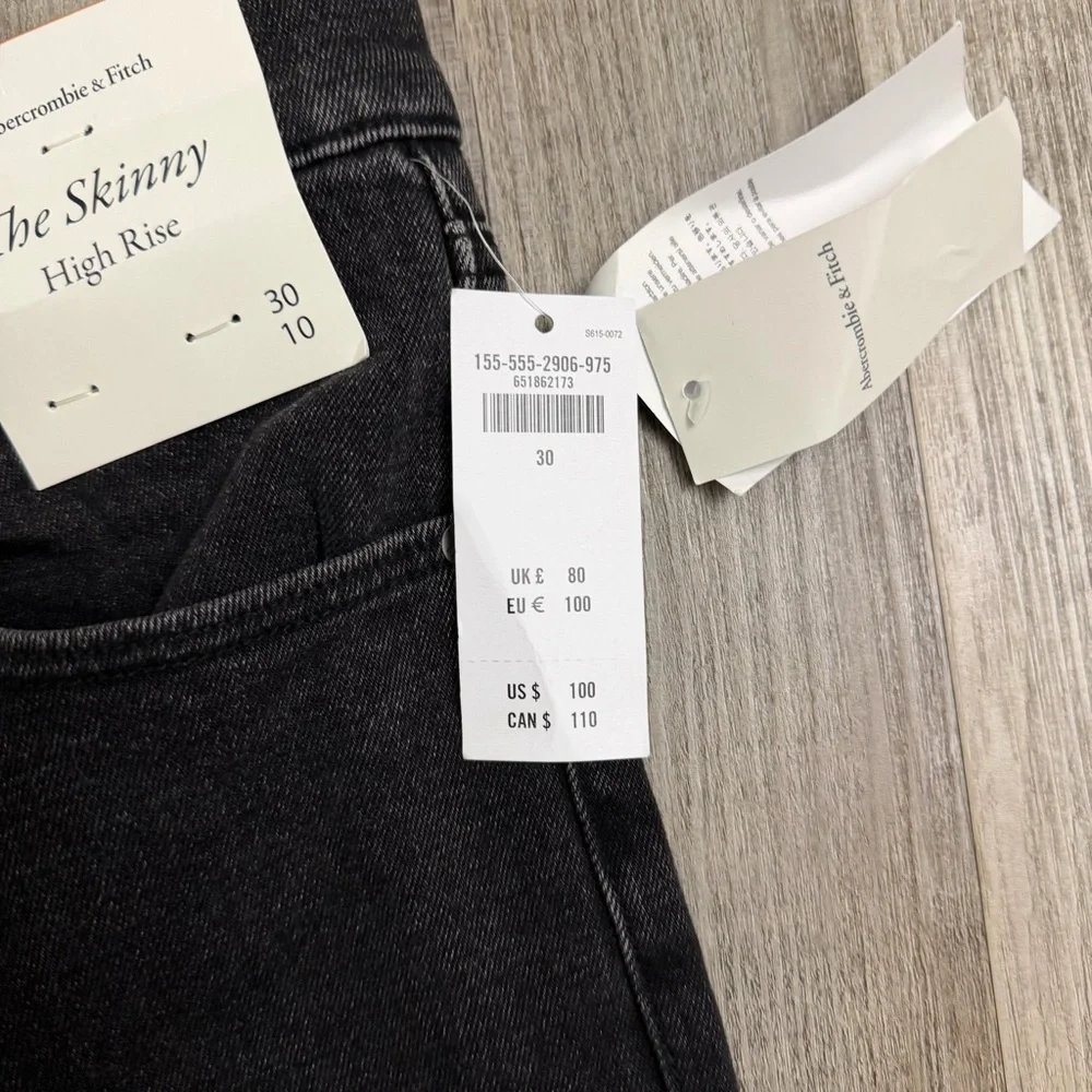 Abercrombie & Fitch The Skinny High Rise Split Hem Black Jeans-size 30/10 NWT🔥