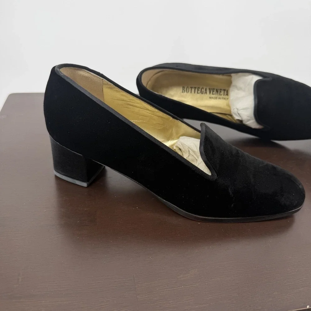 Bottega Veneta size timeless season
